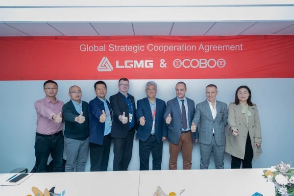 j9九游会重机与COBO深化战略合作